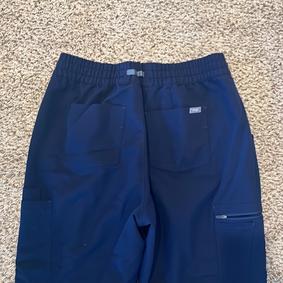FIGS Navy High Waisted Uman Relaxed - Jogger Scrub Pants - Picture 5 of 6
